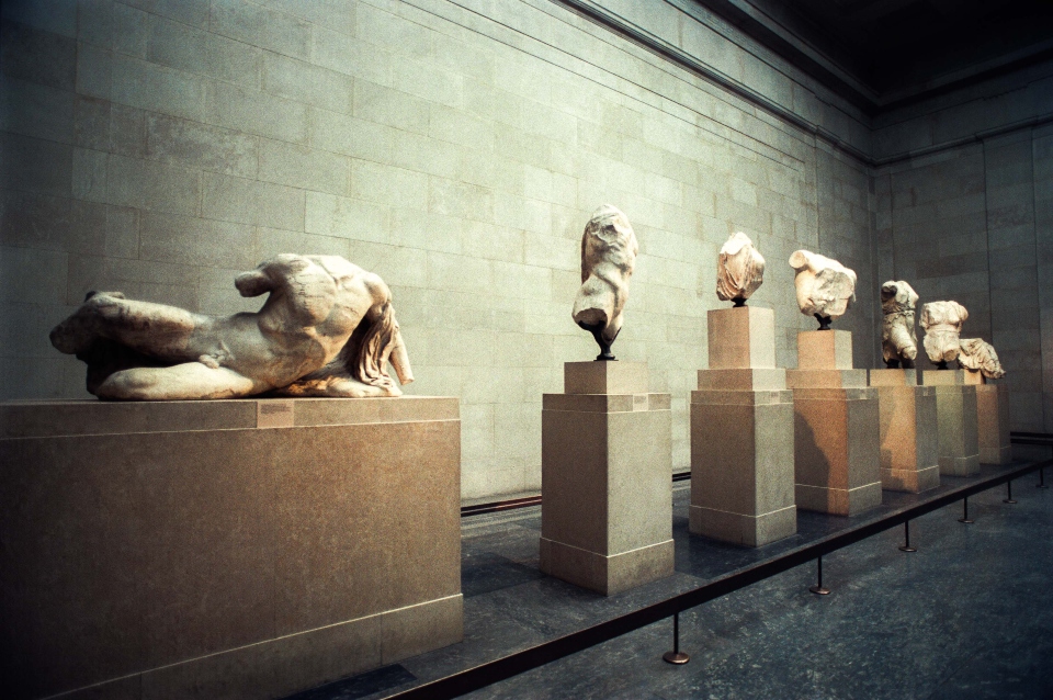 λιτή-αλλά-αρνητική-η-απάντηση-της-λιζ-τ-562077589