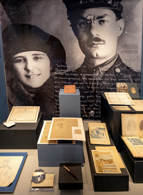 «Να κολατσίζω μυδραλλιοβόλα, να τρώγω οβίδες για σουτζουκάκια»-2