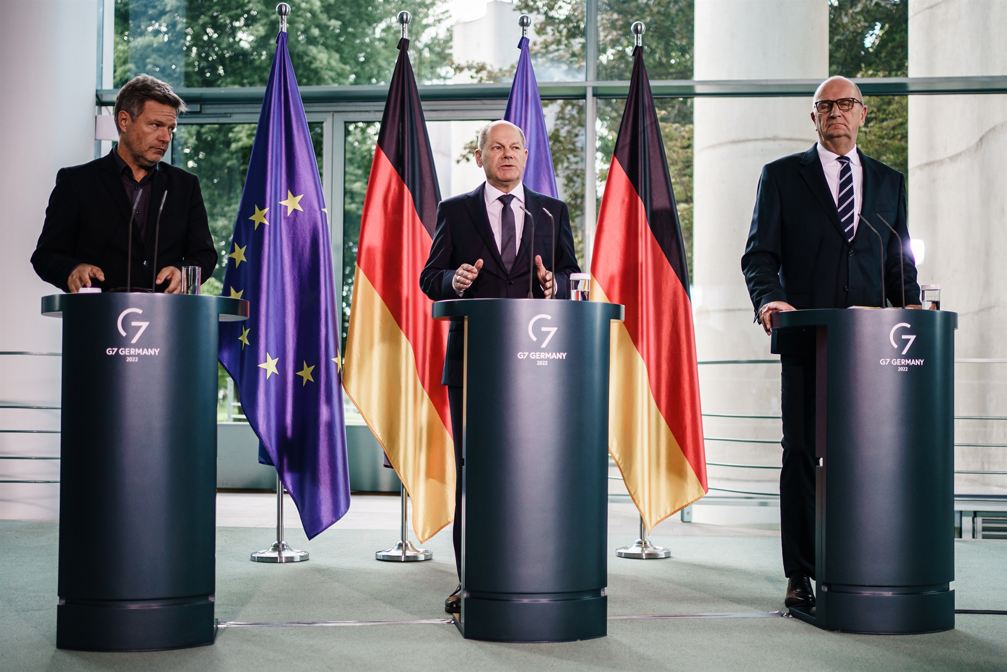 πυρά-κατά-της-γερμανίας-για-το-ενεργει-562076833