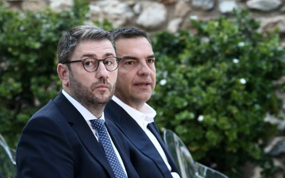 θεωρείο-αναζητώντας-διαφορές-με-τον-σ-562073503