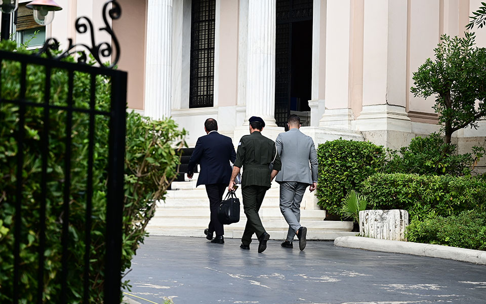 κυσεα-ψυχραιμία-και-αποφασιστικότη-562088503