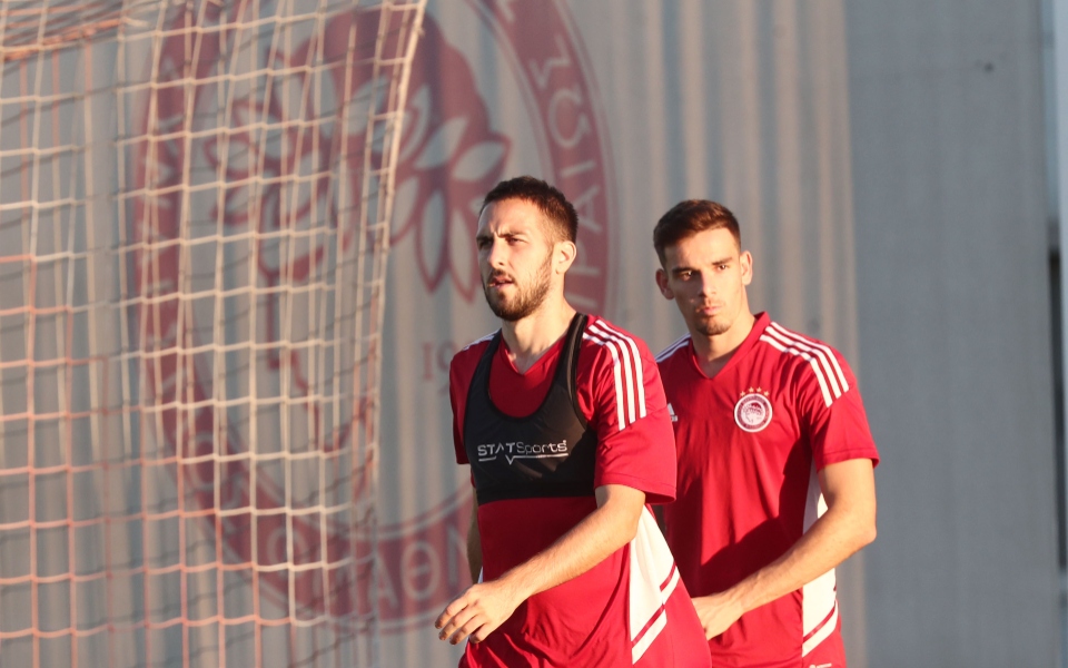 ολυμπιακός-με-κώστα-φορτούνη-η-αποστο-562102714