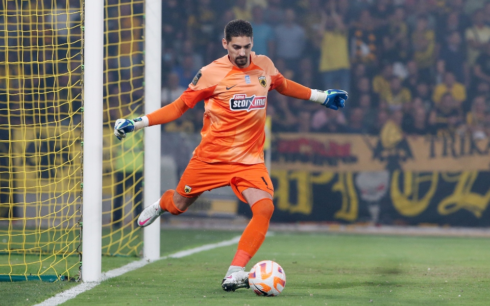 αεκ-ατομικό-ο-φαν-βέερτ-δεν-προπονήθηκ-562086826