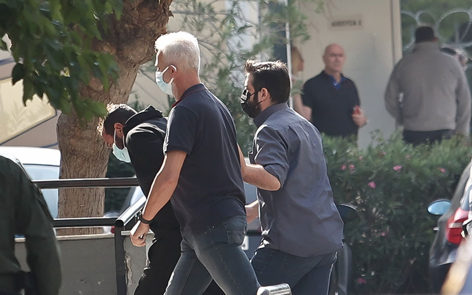 Ένταλμα σύλληψης σε βάρος της μητέρας της 12χρονης από τον Κολωνό-1