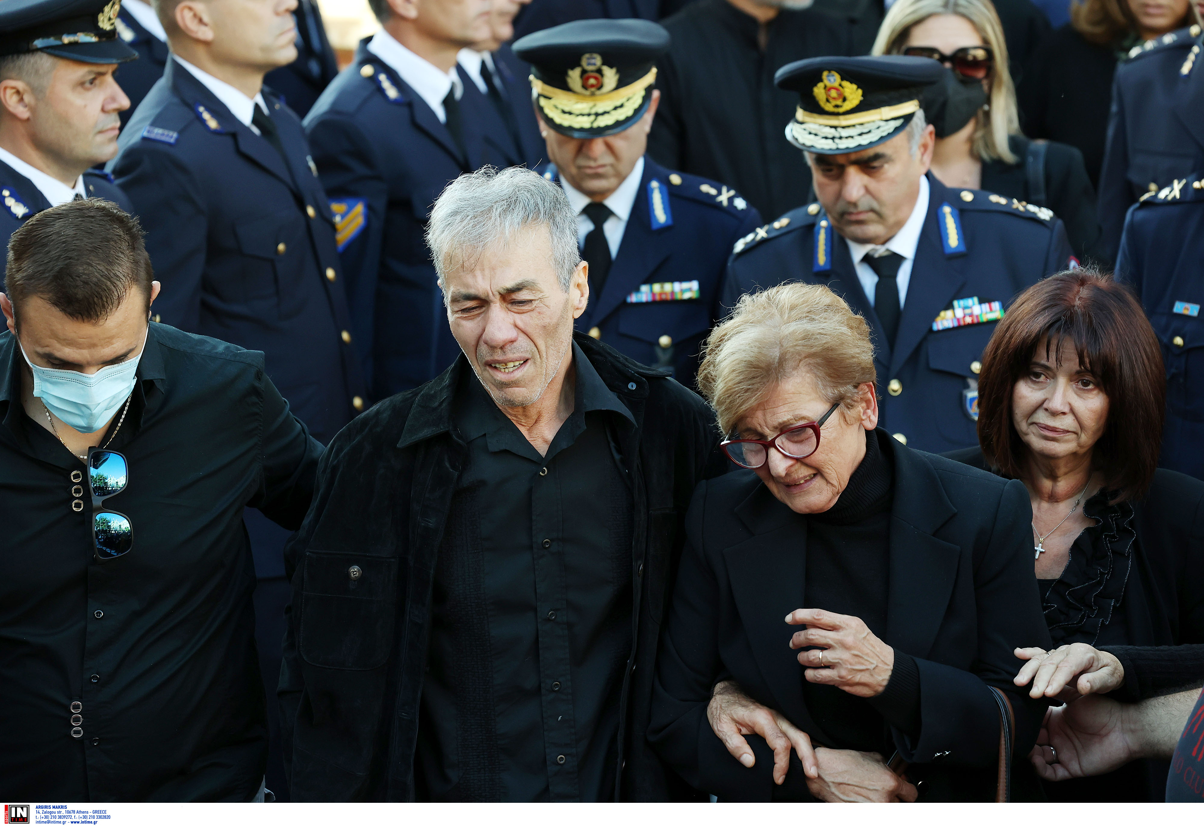 Αλέξανδρος Νικολαΐδης: Πλήθος κόσμου είπε το τελευταίο αντίο στον σπουδαίο Ολυμπιονίκη (εικόνες)-1