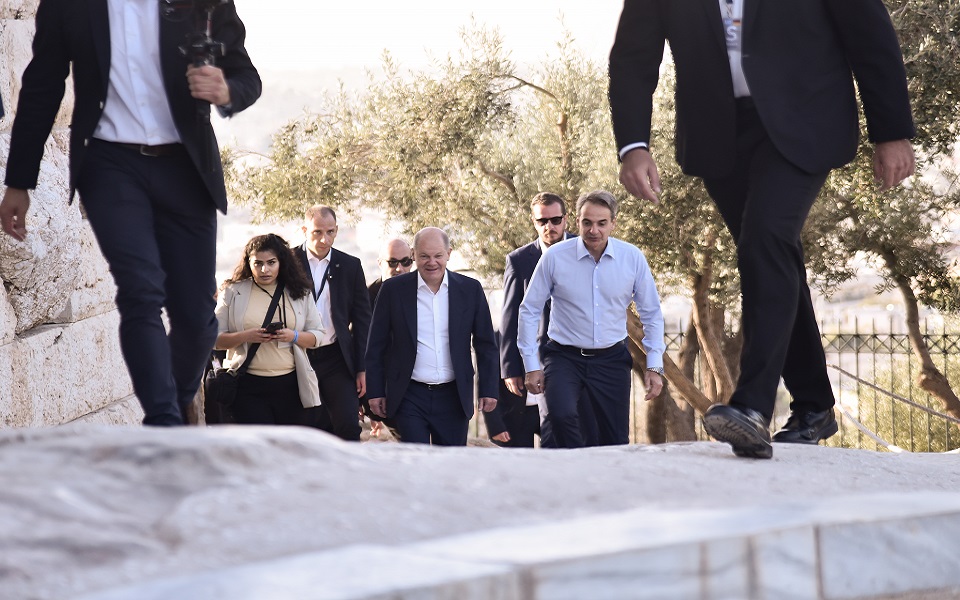 Στην Ακρόπολη Μητσοτάκης και Σολτς (φωτογραφίες)-4