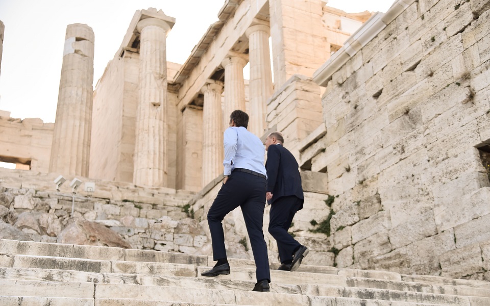 Στην Ακρόπολη Μητσοτάκης και Σολτς (φωτογραφίες)-3
