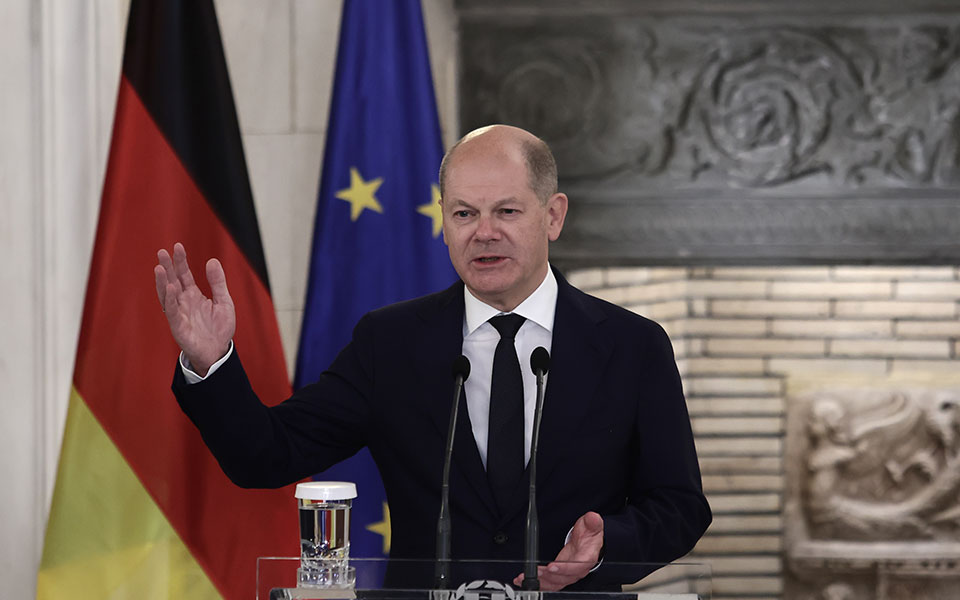 σολτς-δεν-ρωτάμε-πού-θα-πάνε-τα-όπλα-562112980