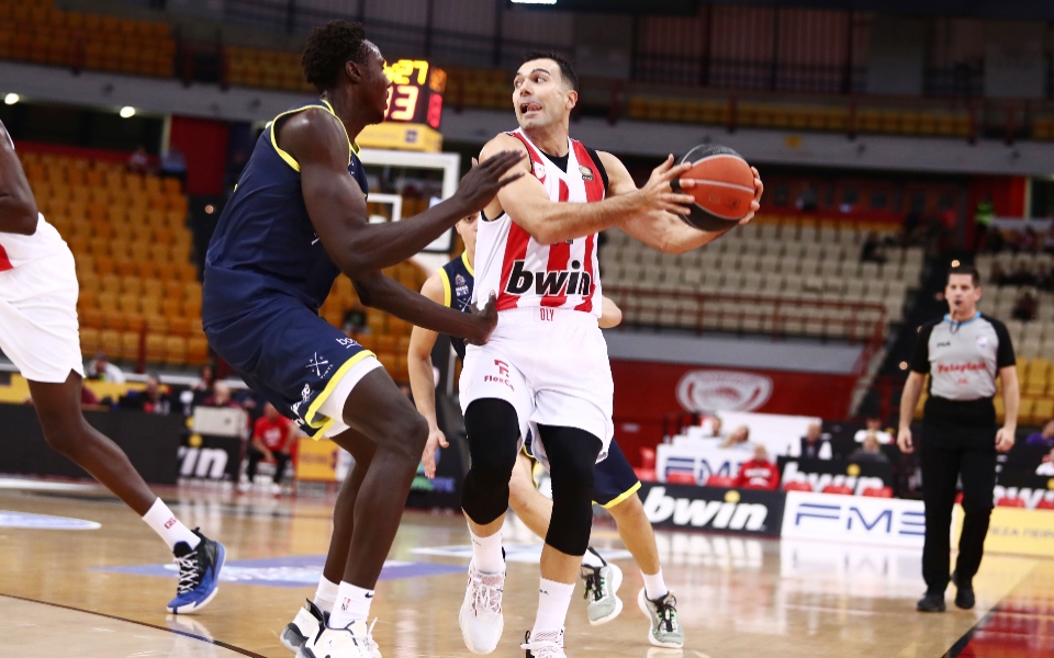 basket-league-ολυμπιακός-λαύριο-98-61-συνεχίζουν-α-562115386