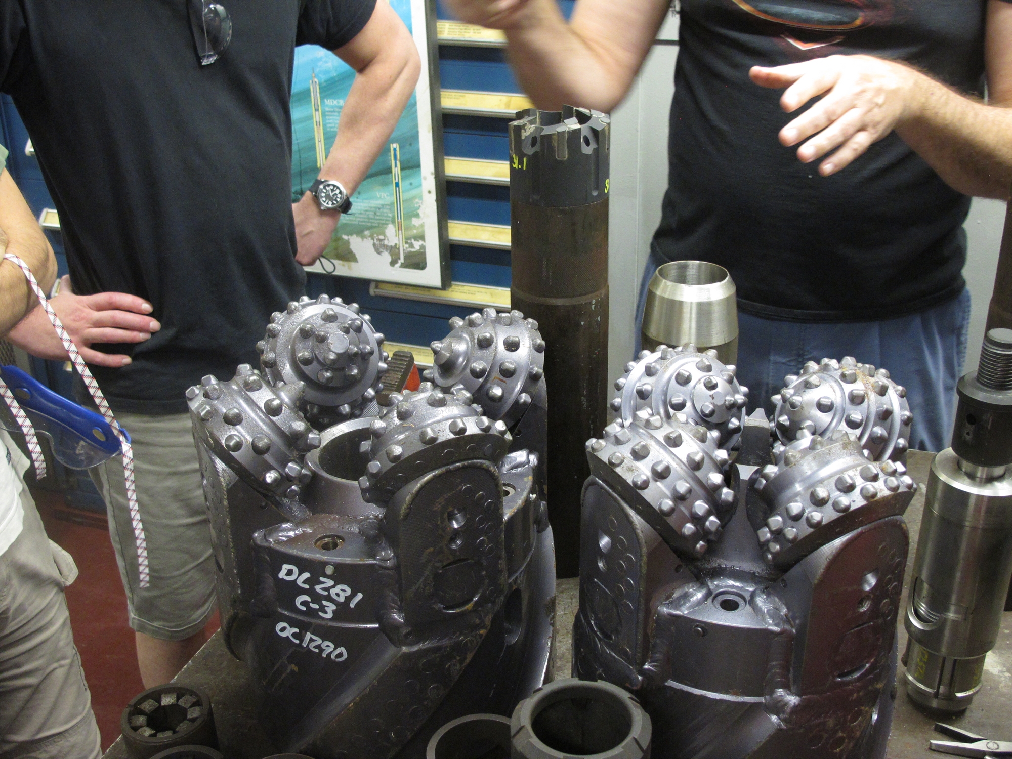 Μυστικά από τα βάθη της Σαντορίνης-4