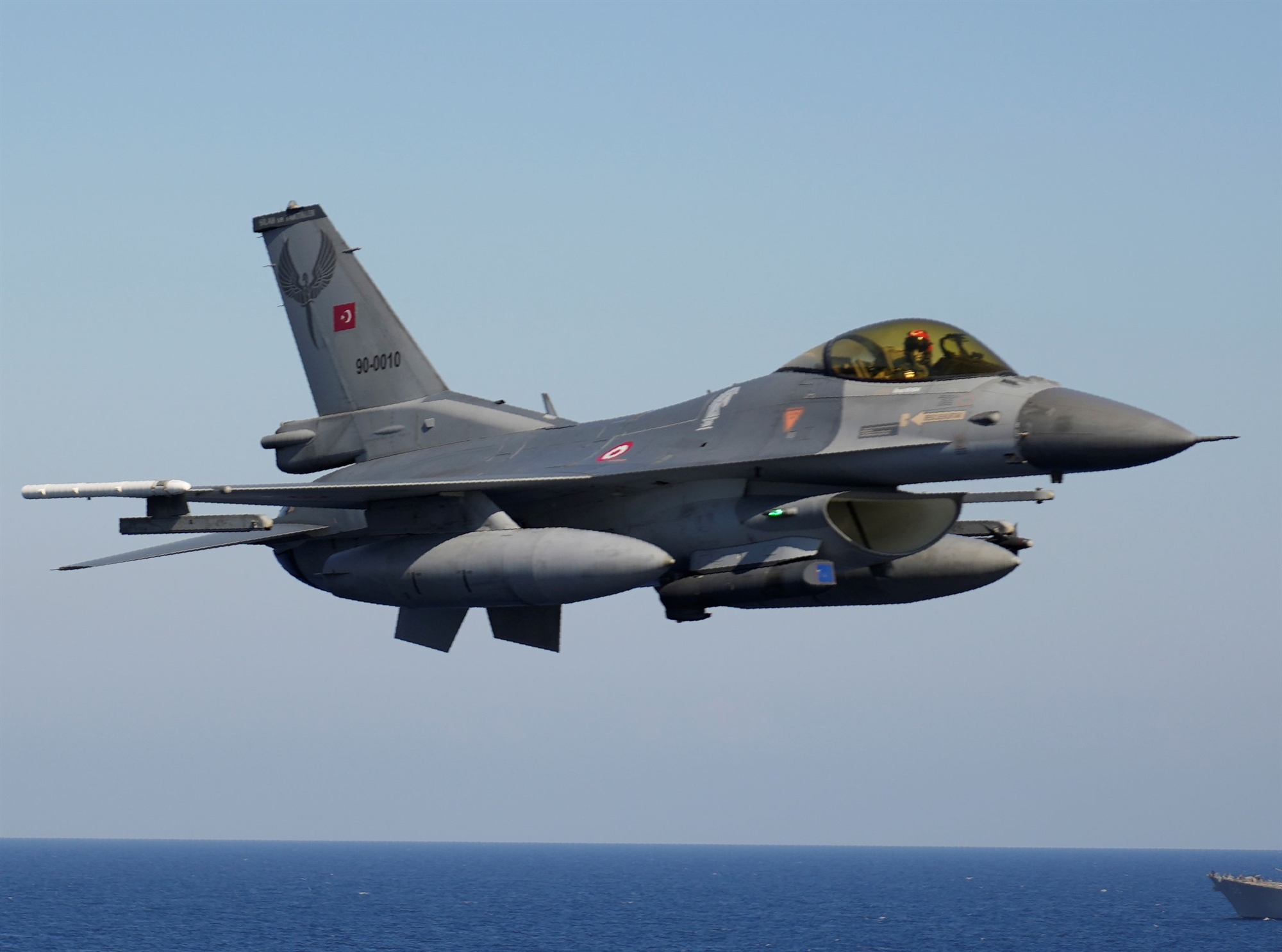 μετωπική-σύγκρουση-ν-δ-συριζα-με-φόν-562089019