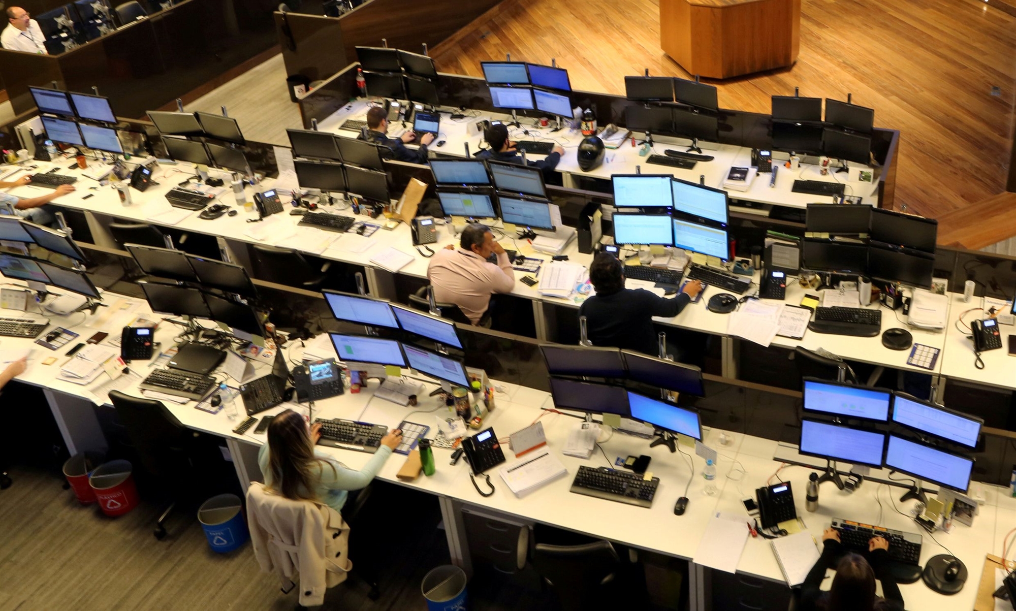 χρηματιστήριο-μικρές-απώλειες-030-λόγω-562080598