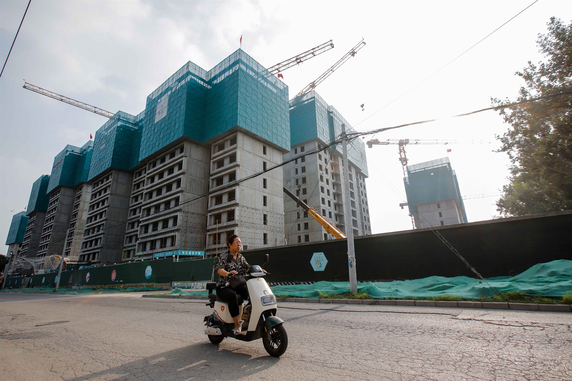 τα-lockdowns-έπληξαν-την-κινεζική-ανάπτυξη-562107727