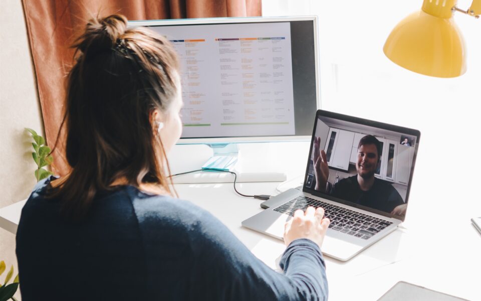 επιδοτήσεις-ενίσχυση-νέων-επαγγελμα-562105024