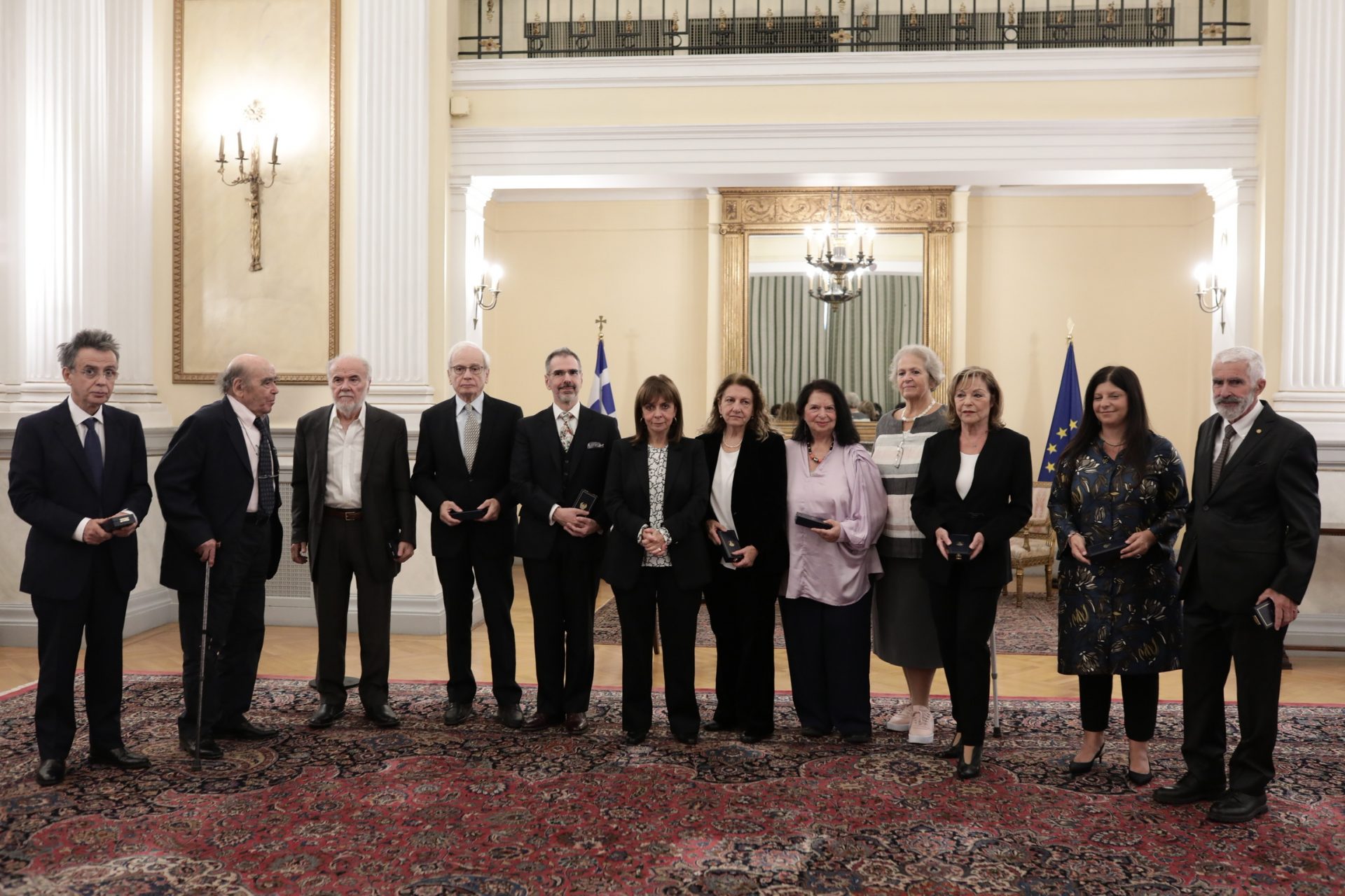 η-πρόεδρος-της-δημοκρατίας-τίμησε-έντ-562098070