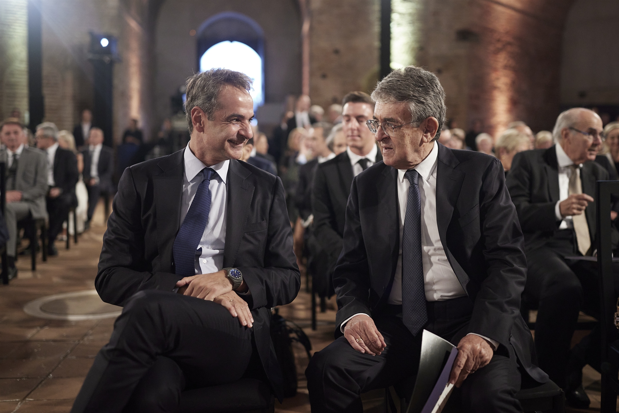 βραβεία-αυτοκράτειρα-θεοφανώ-η-οικ-562093147