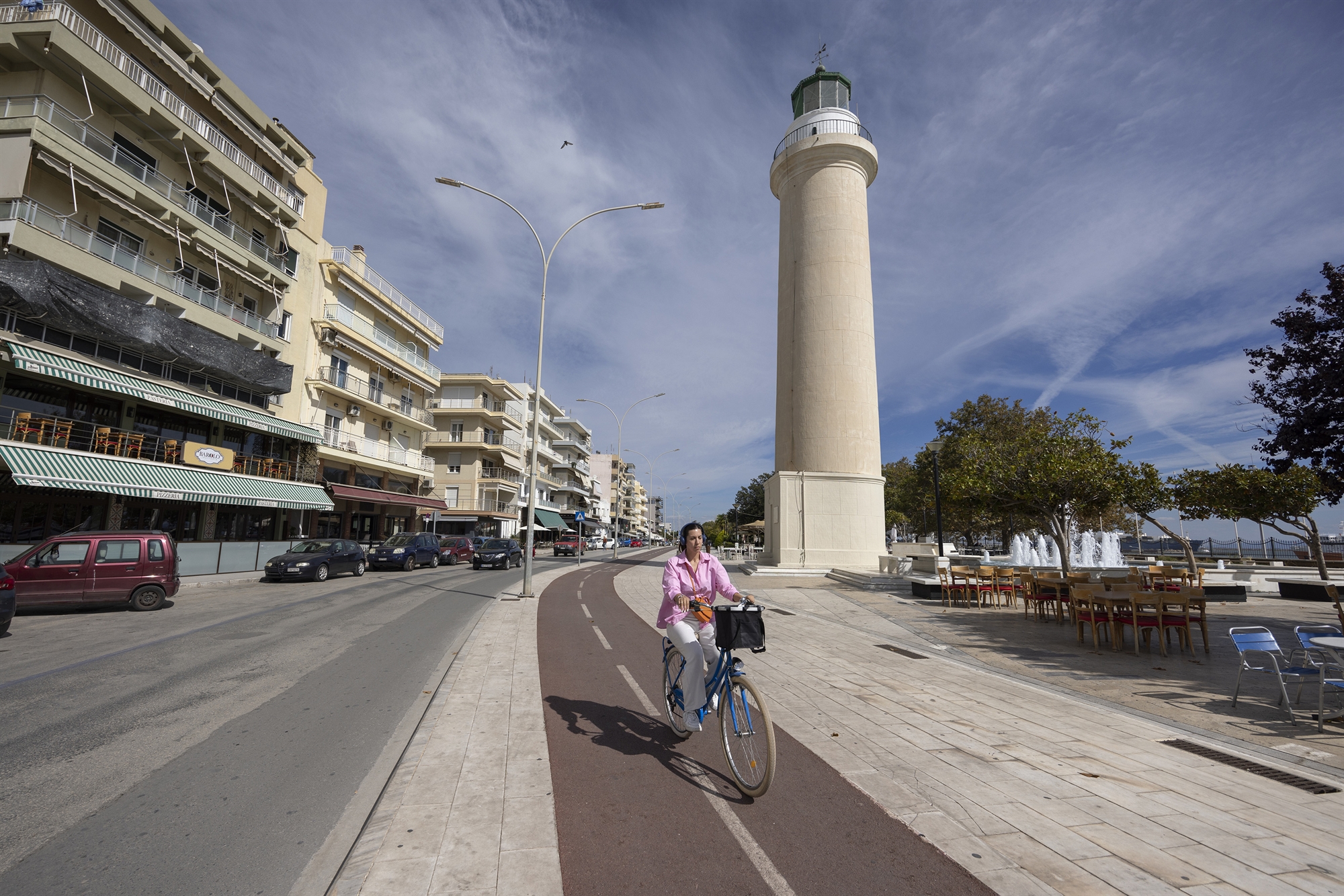 οι-ακρίτες-και-το-ξύπνημα-του-νυσταλέο-562093309