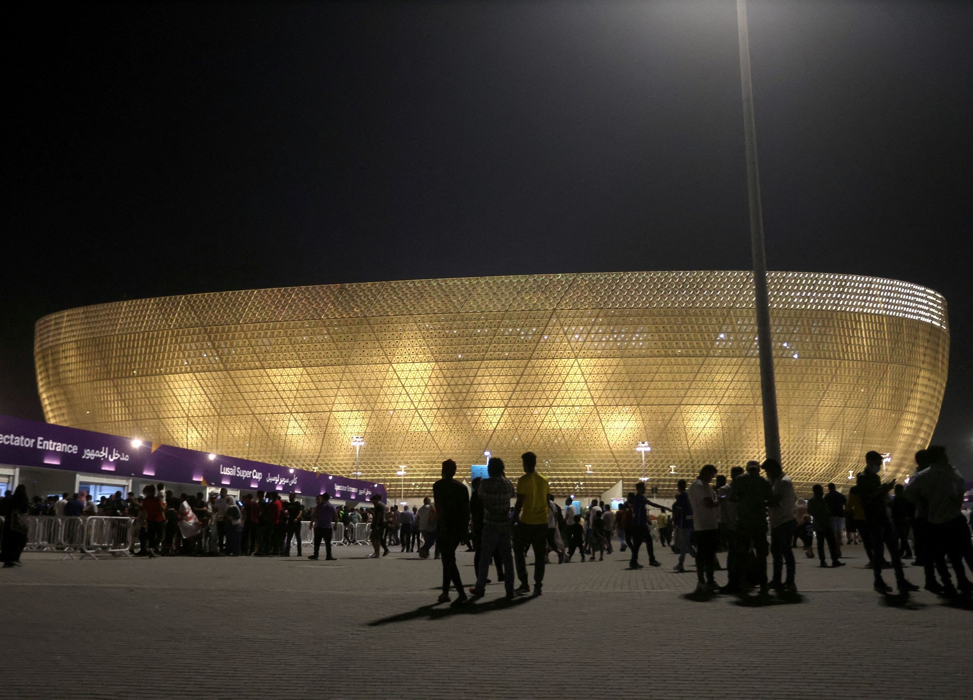 μια-πόλη-γεννιέται-για-το-μουντιάλ-562071745