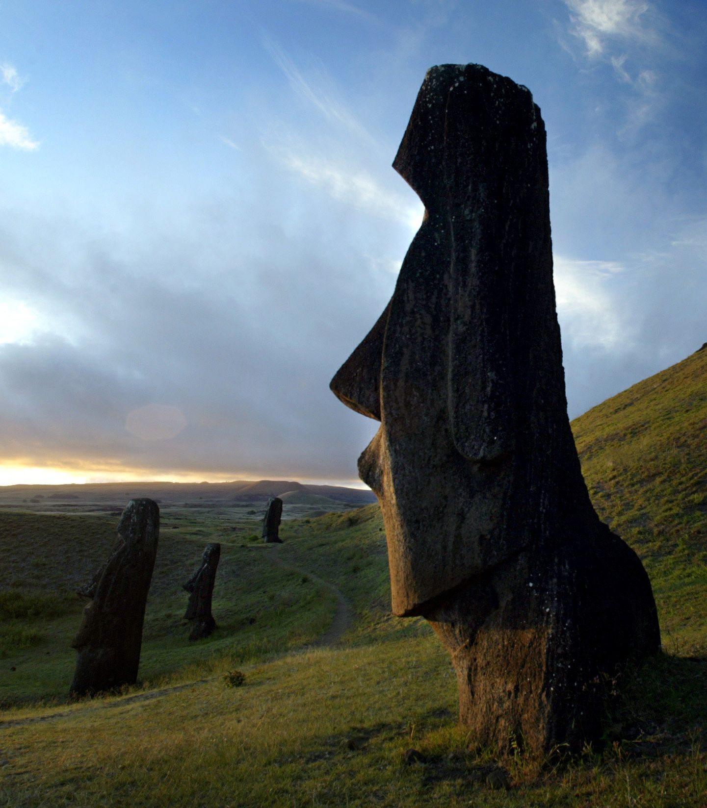 Πυρκαγιά κατέστρεψε τα πέτρινα αγάλματα στο Νησί του Πάσχα-1