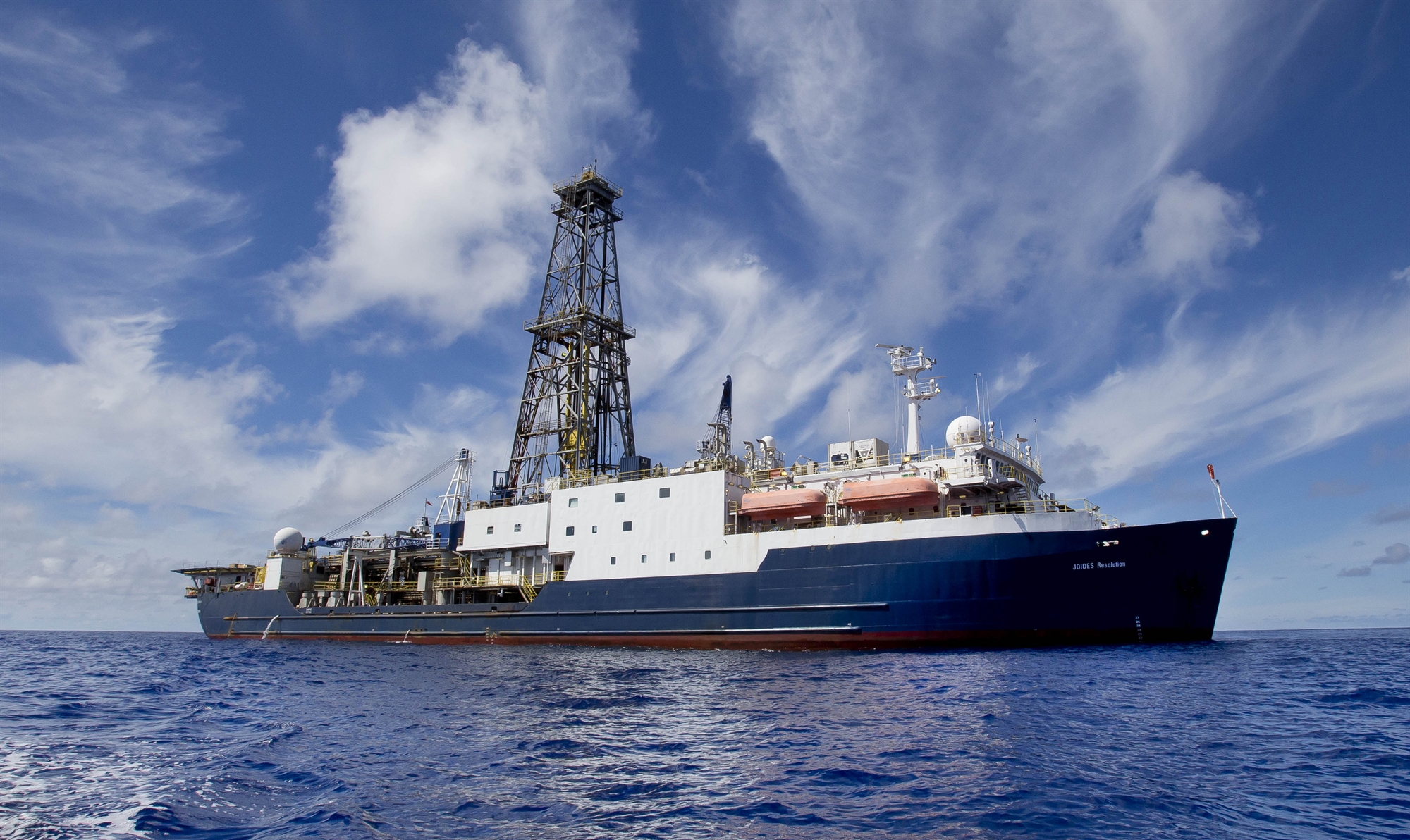 μυστικά-από-τα-βάθη-της-σαντορίνης-562087513