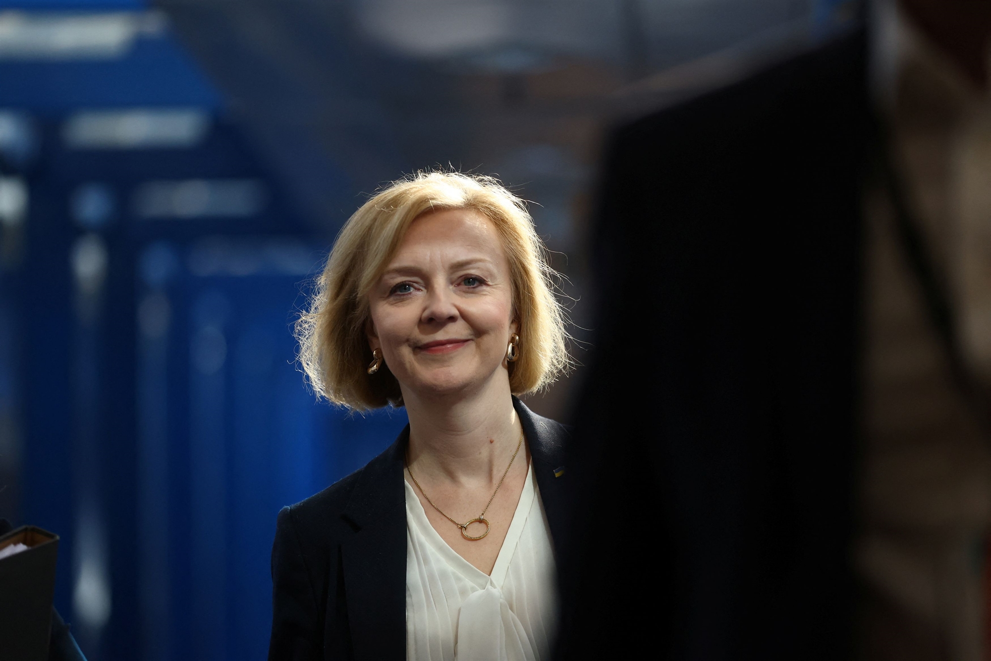 στροφή-180-μοιρών-από-την-τρας-πήρε-πίσω-τ-562075114