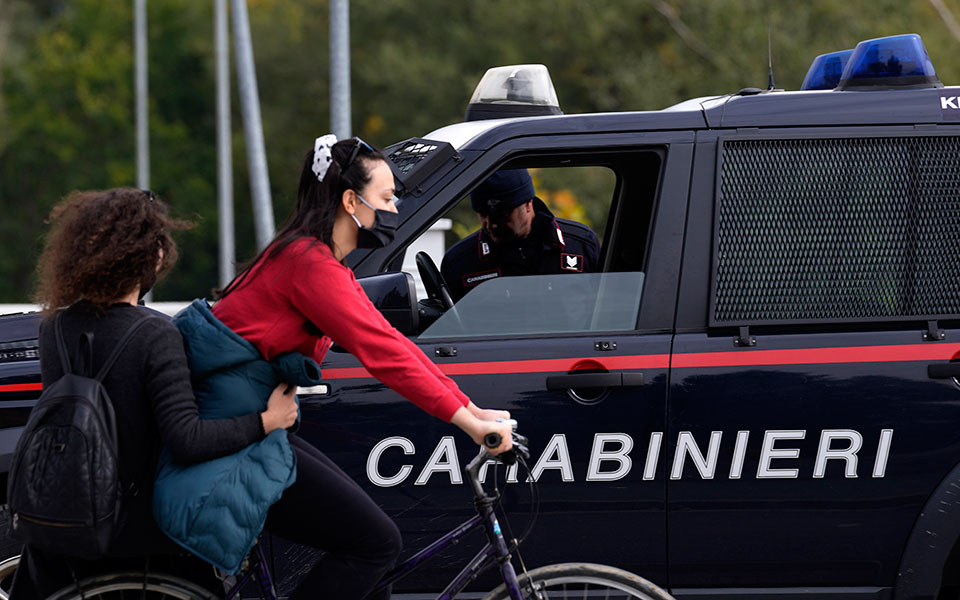 ιταλία-ένας-νεκρός-από-επίθεση-με-μαχα-562112269