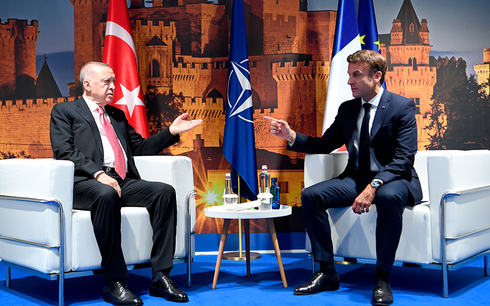 ο-μακρόν-ζητά-από-τον-ερντογάν-σεβασμό-562079881