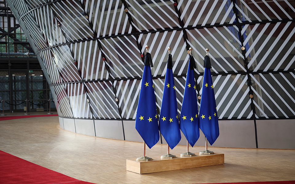 κόκκινη-κάρτα-ε-ε-σε-τουρκία-για-υπερ-562088389