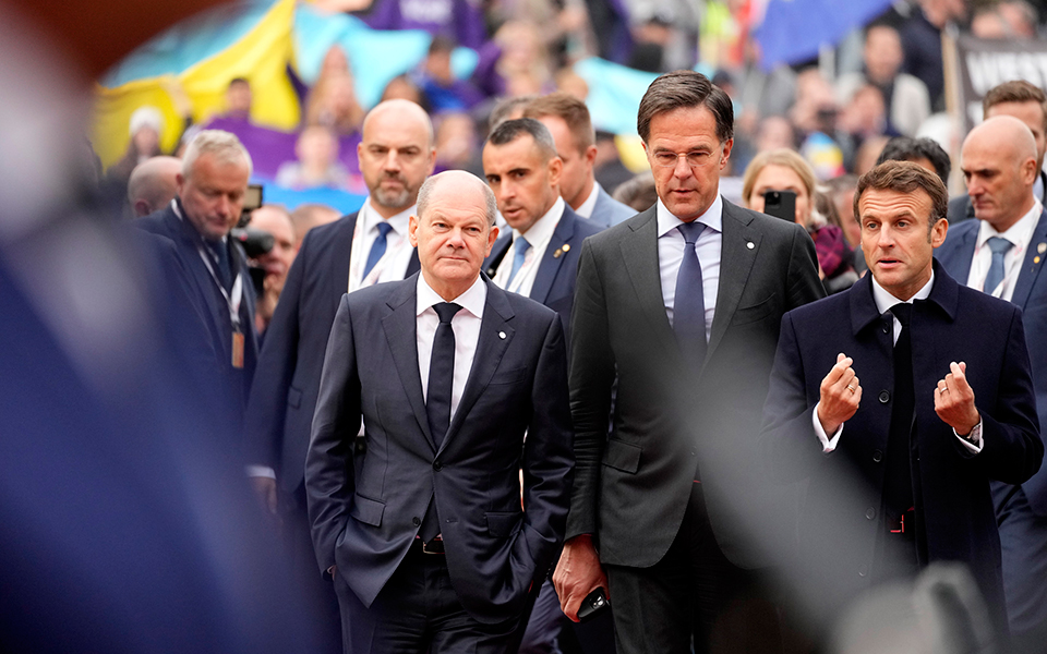 σύνοδος-κορυφής-κορυφώνεται-το-μπρα-ν-562081225