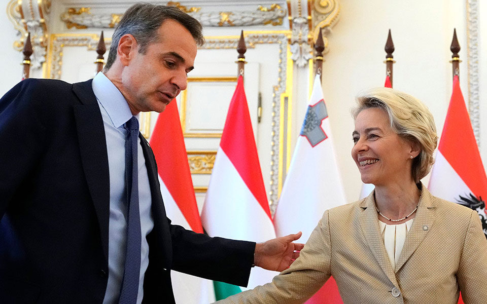 στρατηγική-οικοδόμησης-συμμαχιών-στ-562086208