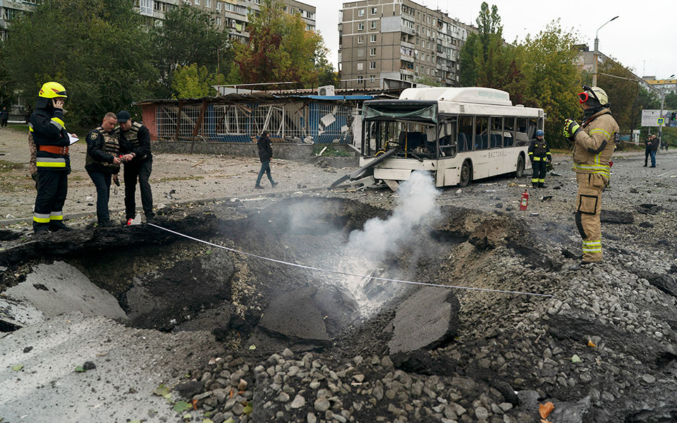 πόλεμος-στην-ουκρανία-πανηγυρίζουν-τ-562086202