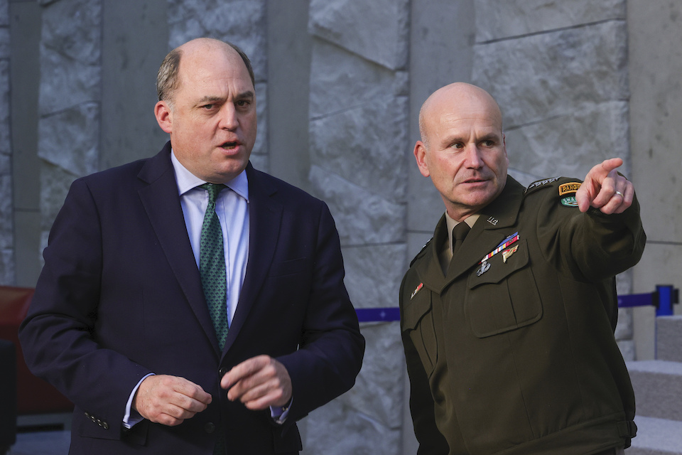 βρετανός-υεθα-καταγγέλλει-εκτόξευση-562100899