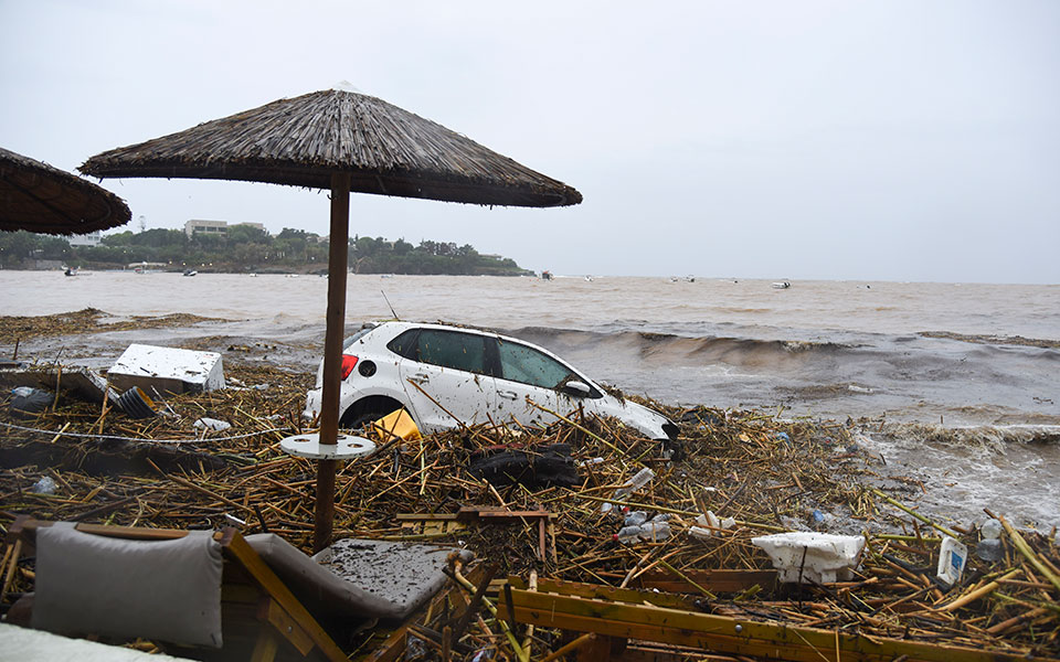 Κακοκαιρία στην Κρήτη: Συνεχίζονται οι έρευνες για την αγνοούμενη – Εικόνες βιβλικής καταστροφής-2