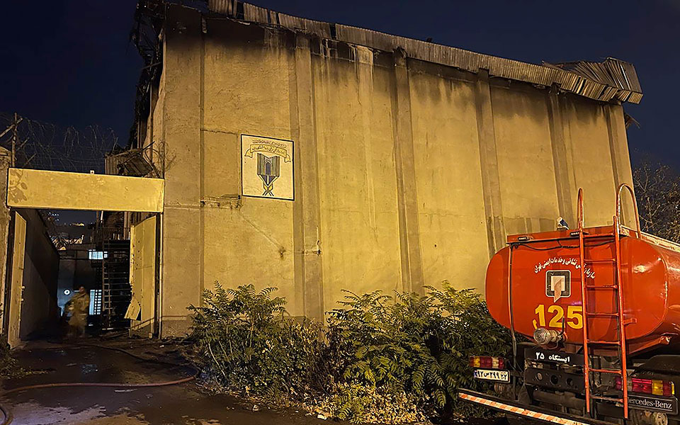 Ιράν: Τέσσερις νεκροί και 61 τραυματίες από φωτιά στη φυλακή Εβίν της Τεχεράνης-1