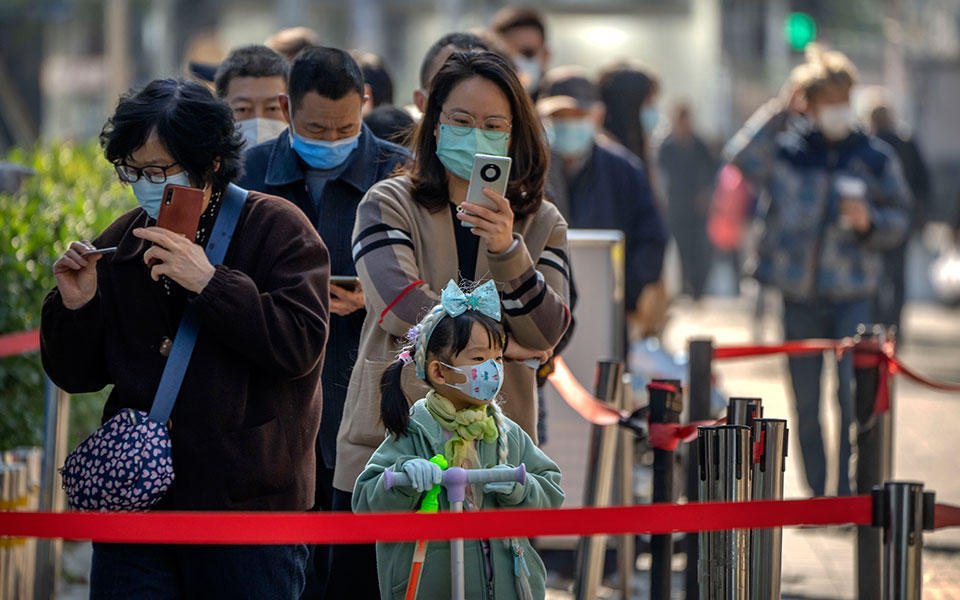 κίνα-οι-αρχές-ρωτούν-τις-νεόνυμφες-πότ-562111819