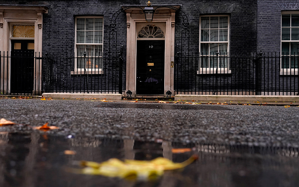 βρετανία-tα-σενάρια-εξόδου-της-λιζ-τ-562100806