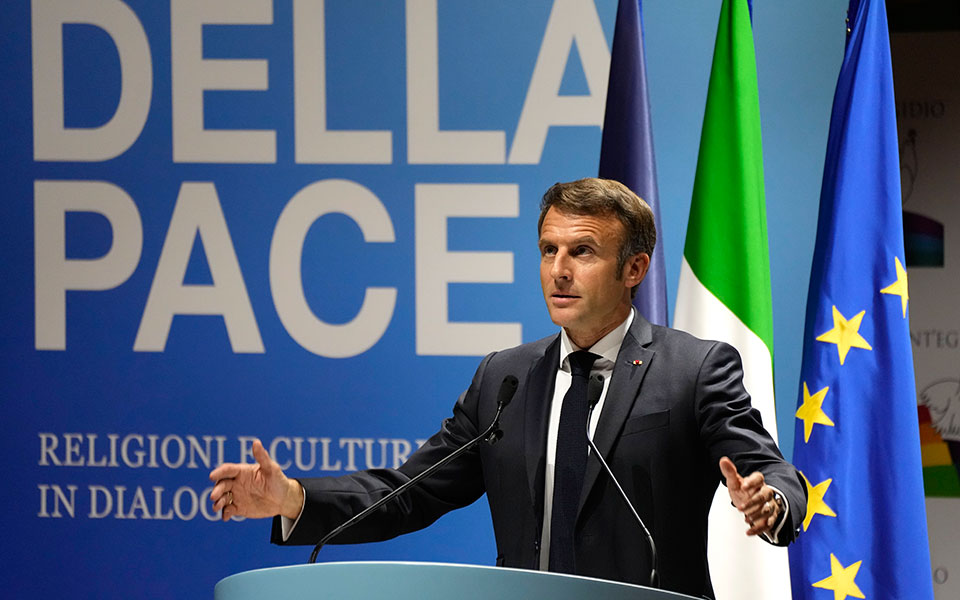 μακρόν-μία-ειρήνη-είναι-δυνατή-εκείνη-562106002