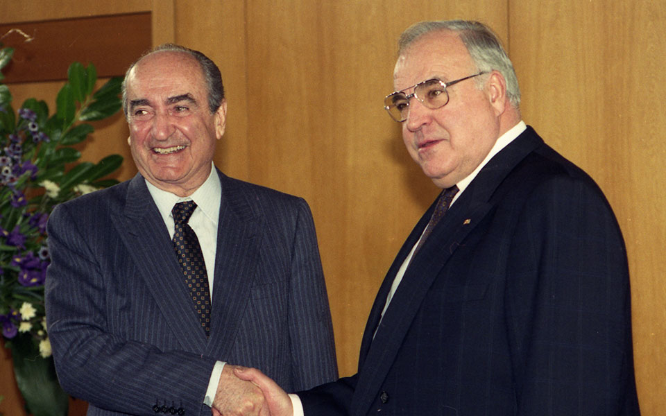 ελλάδα-γερμανία-από-τον-αντενάουερ-562109617