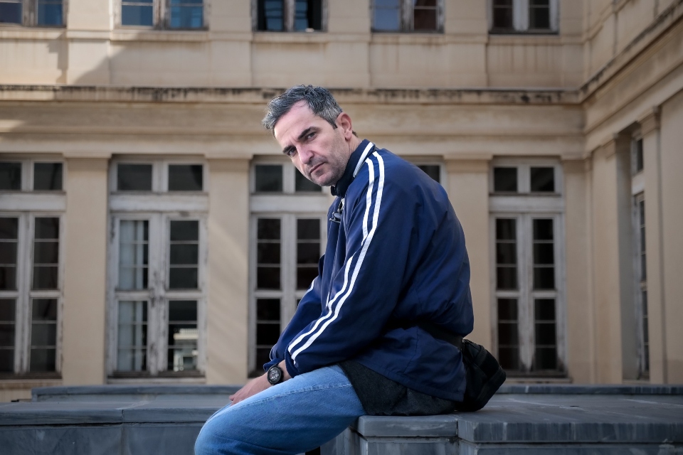 Άρης Σερβετάλης στην «Κ»: «Όταν δεν είχα Θεό, ήμουν καταστροφή»-2