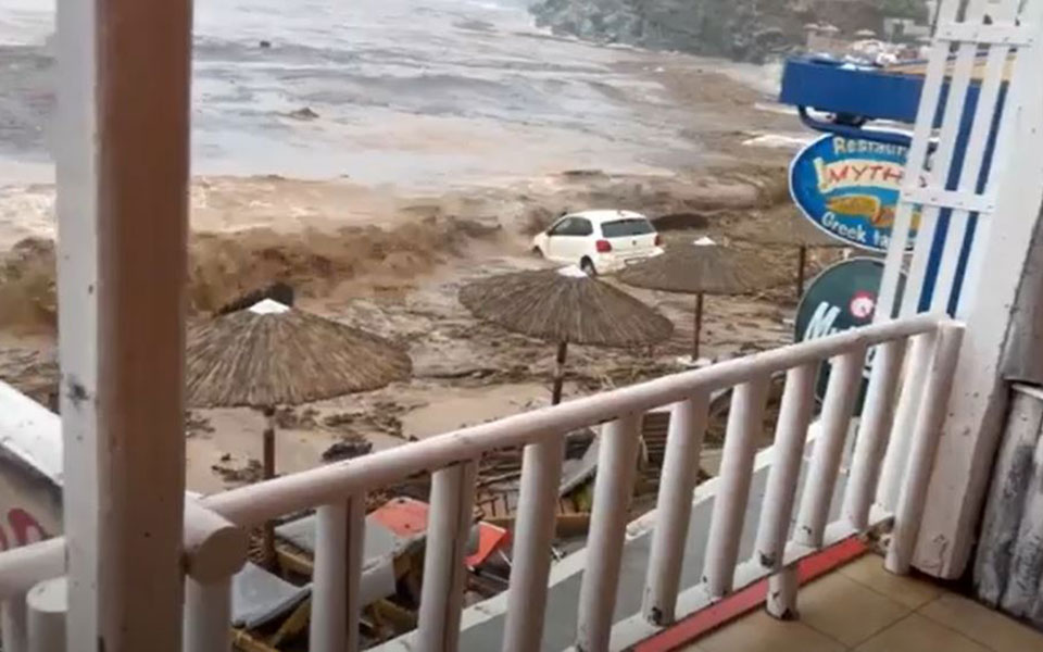 πυροσβεστική-για-κακοκαιρία-στην-κρή-562094275