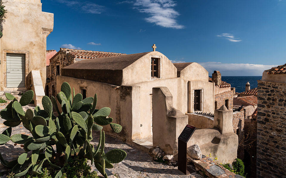 Μονεμβασιά: 5 στάσεις μέσα και έξω από την καστροπολιτεία-3