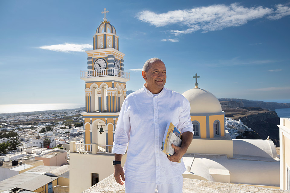 Σαντορίνη: Γνωρίζουμε την άγνωστη γειτονιά των Καθολικών στην Καλντέρα-1