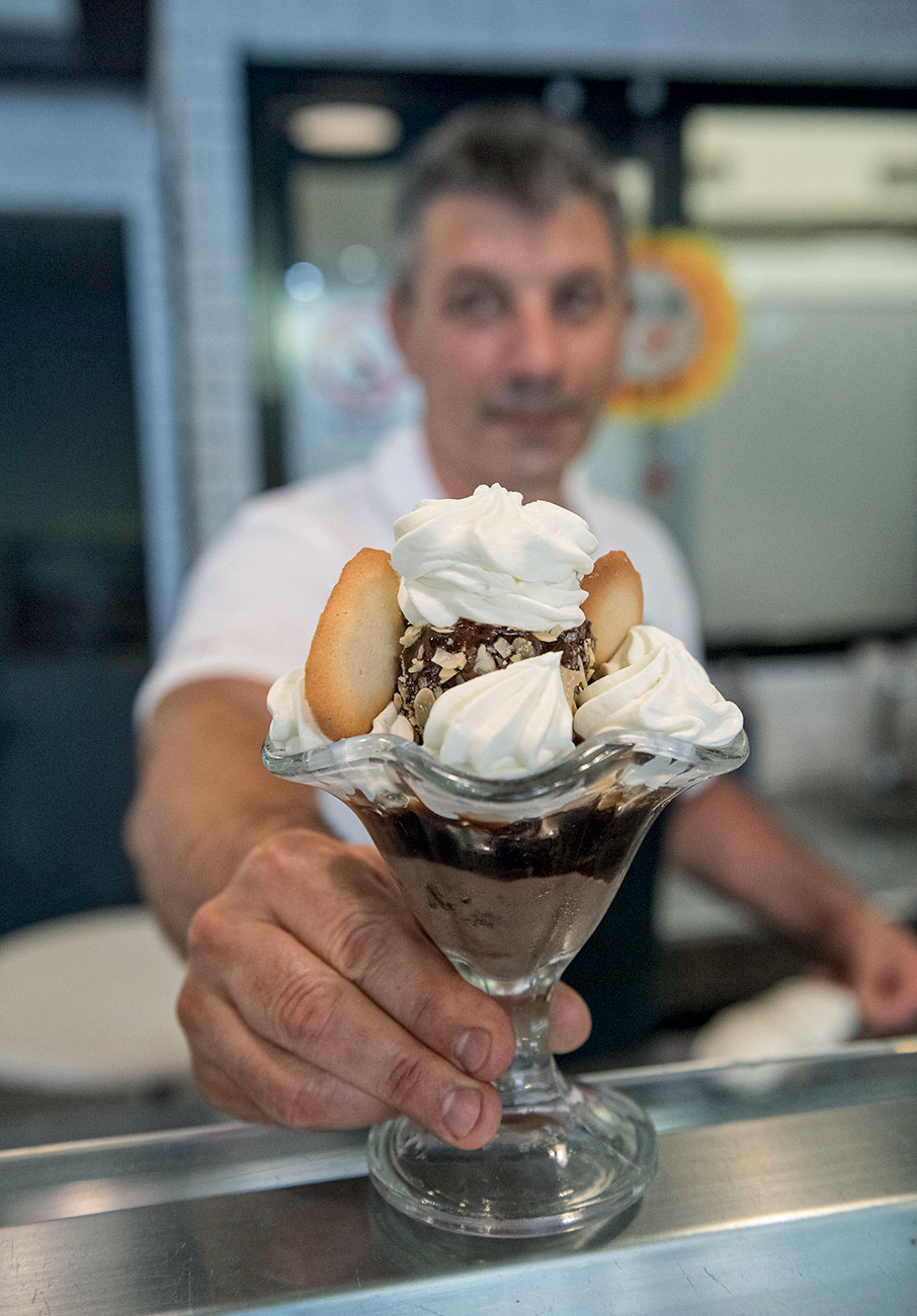 Νέα Φιλαδέλφεια, νέο γήπεδο, νέα ζωή-4