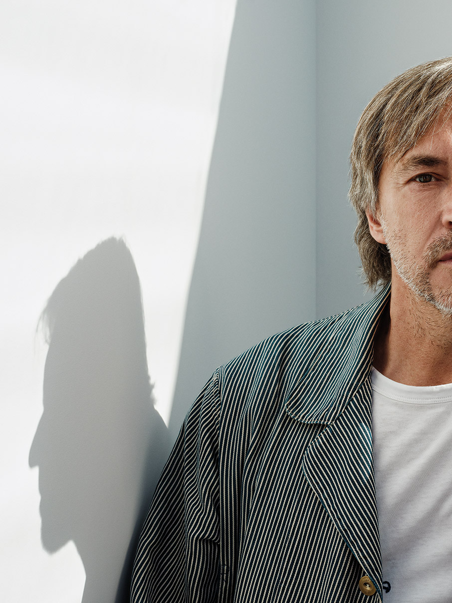 Μαρκ Νιούσον: «Σωματικά μού ταιριάζει η Ελλάδα, αισθάνομαι χαλαρός εδώ»-1