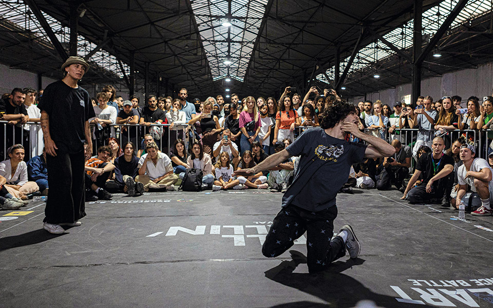 στο-φεστιβάλ-still-ballin-όλη-η-αθήνα-συνυπάρχ-562081363