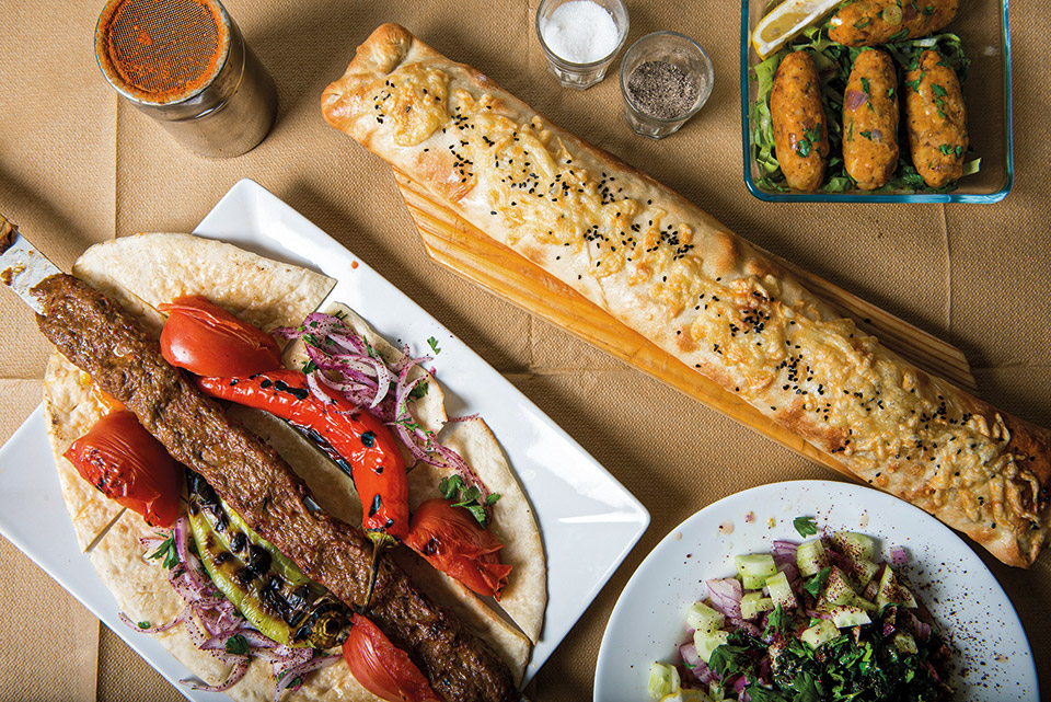 Δοκιμάσαμε το καλύτερο κεμπάπ της Αθήνας-1