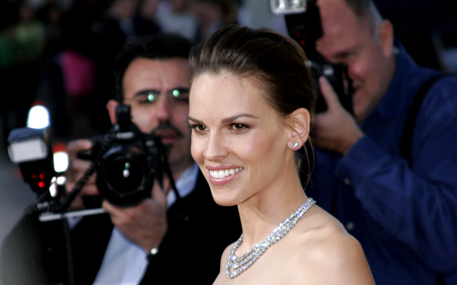 η-χίλαρι-σουάνκ-μιλάει-για-τα-γυρίσματ-562079257