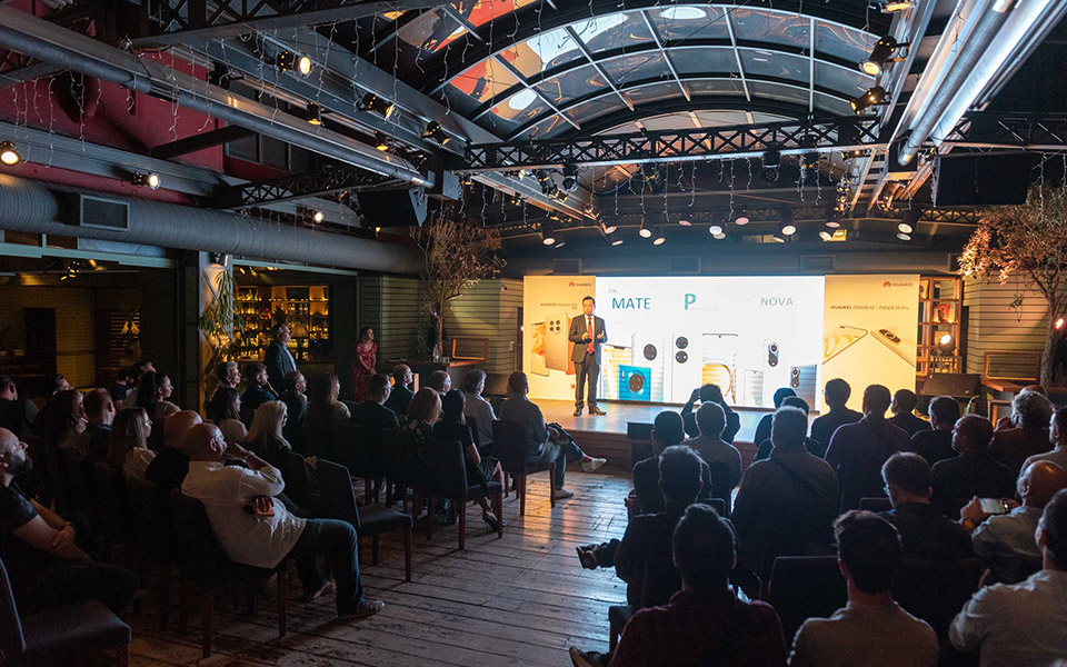h-huawei-παρουσίασε-τα-νέα-προϊόντα-της-στην-562075573
