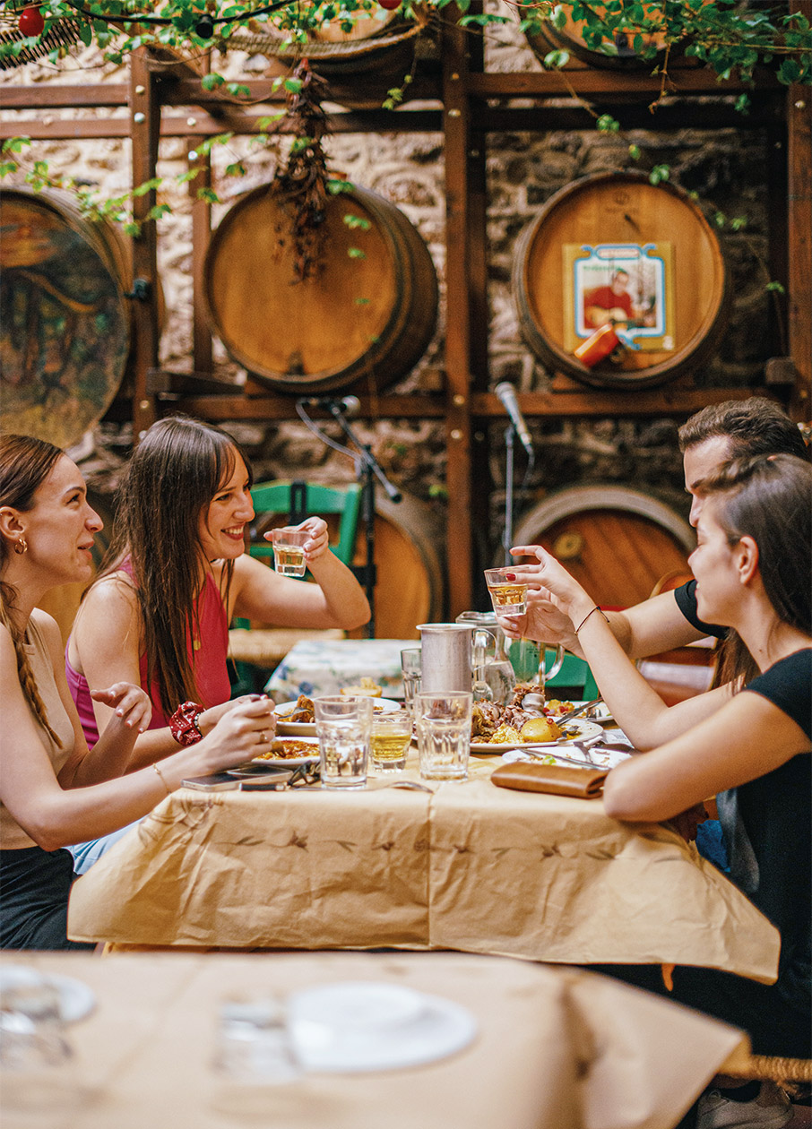 Βόλτα στα φαγάδικα της Πλατείας Θεάτρου-4