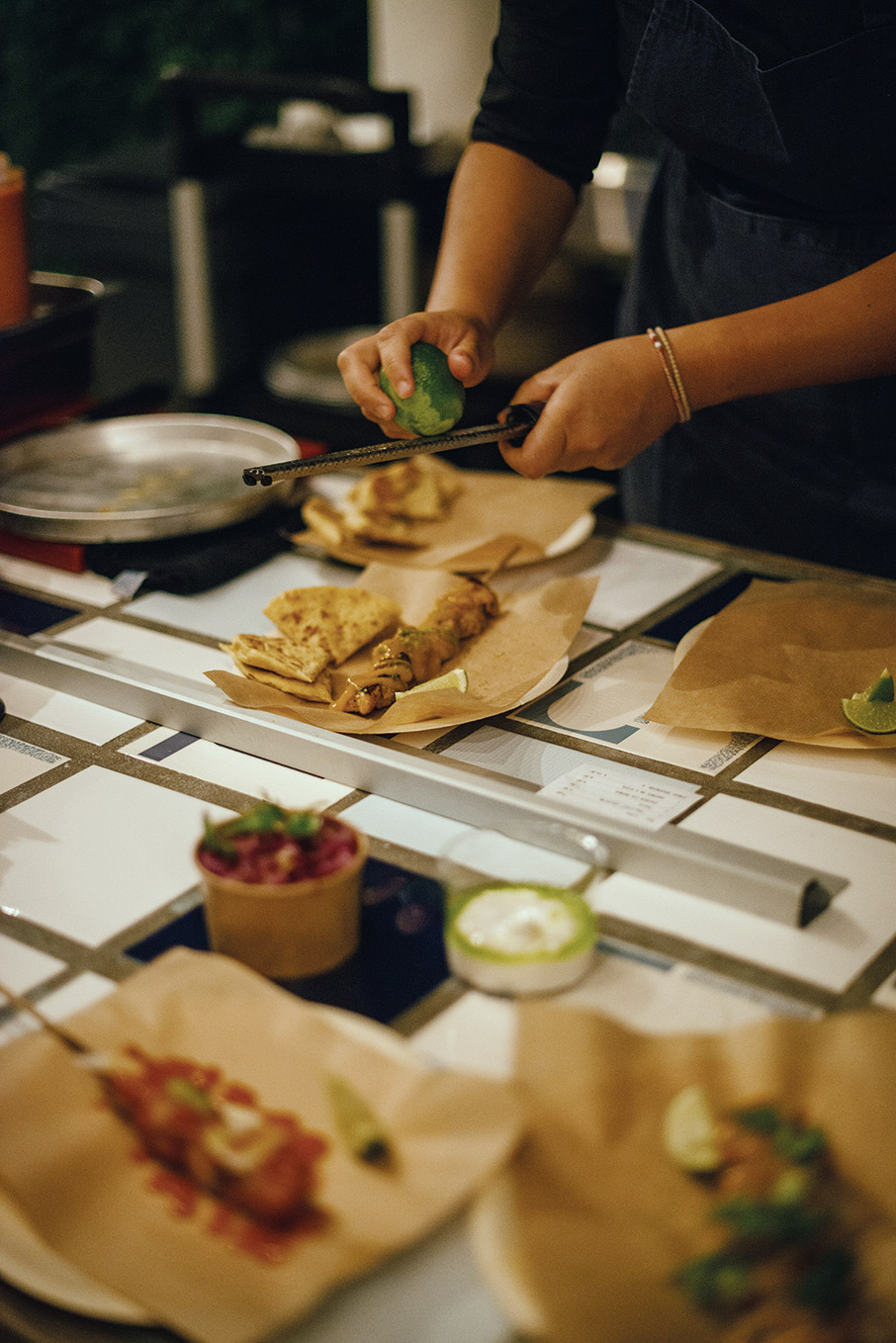 Βόλτα στα φαγάδικα της Πλατείας Θεάτρου-6